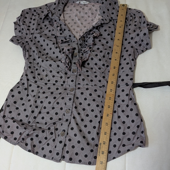 Y2K Button Up Top - Picture 9 of 9